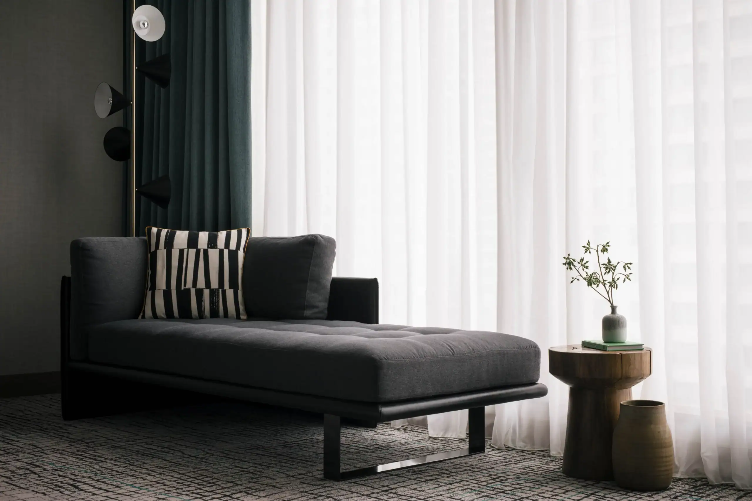 Premium Room - Kimpton Maa-Lai Bangkok 04